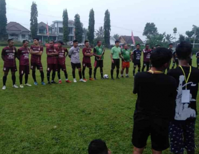 Pelaksanaan Kegiatan Turnamen Sepak Bola Tahunan Desa Kebobang Kecamatan Wonosari, Kabupaten Malang